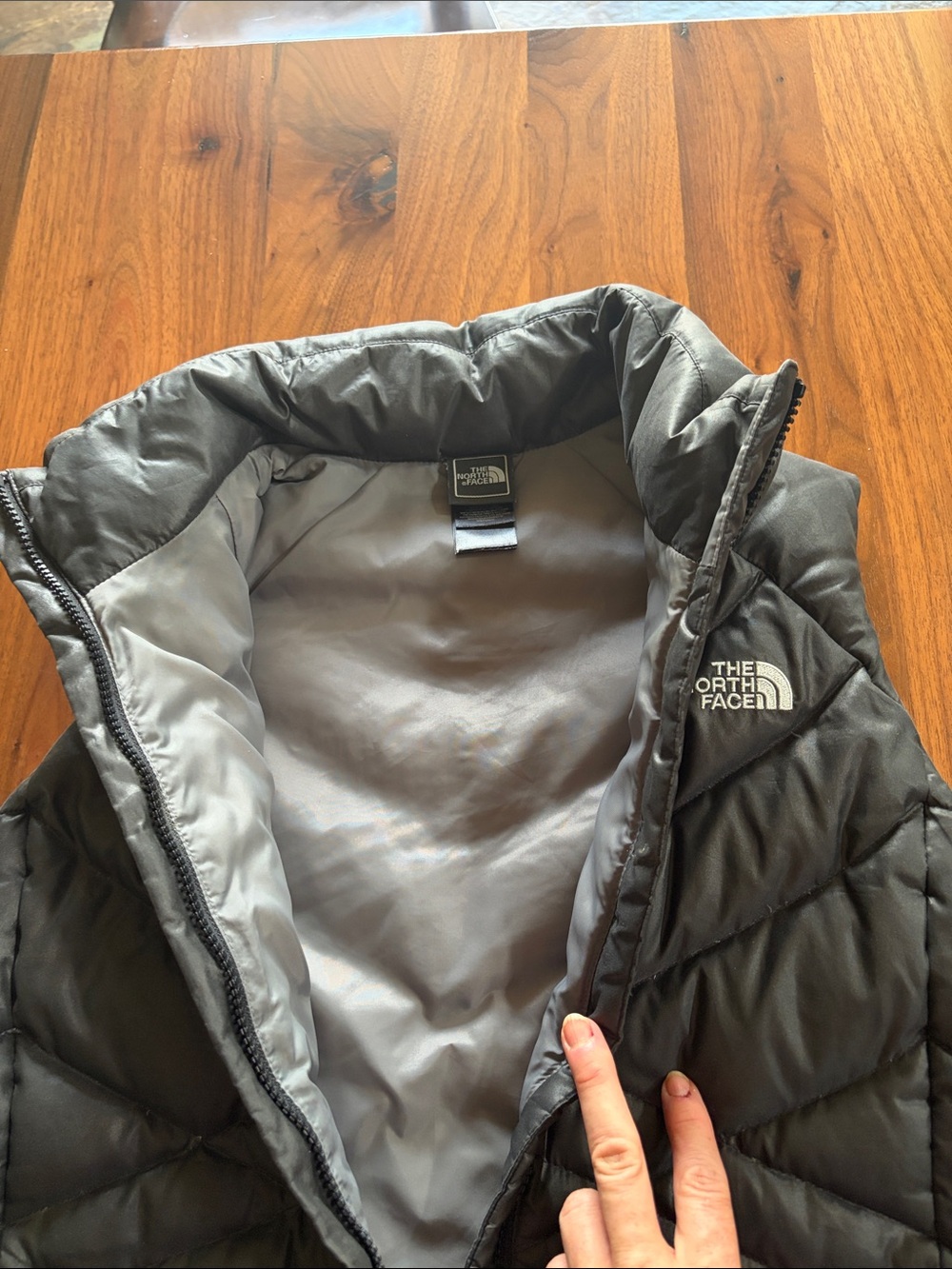 The North Face Black Women's Quilted Insulated Vest - Picture 4 of 4